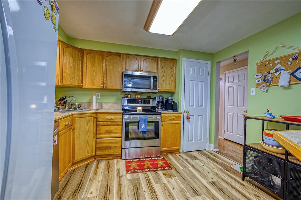 206 Wyngate Road Coraopolis, PA 15108 - Photo 5 of 20 Gallery Image 5