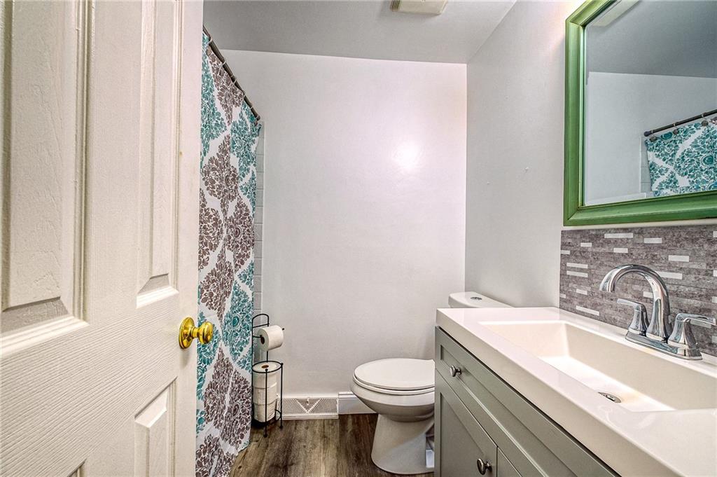 206 Wyngate Road Coraopolis, PA 15108 - Photo 7 of 20 Gallery Image 7