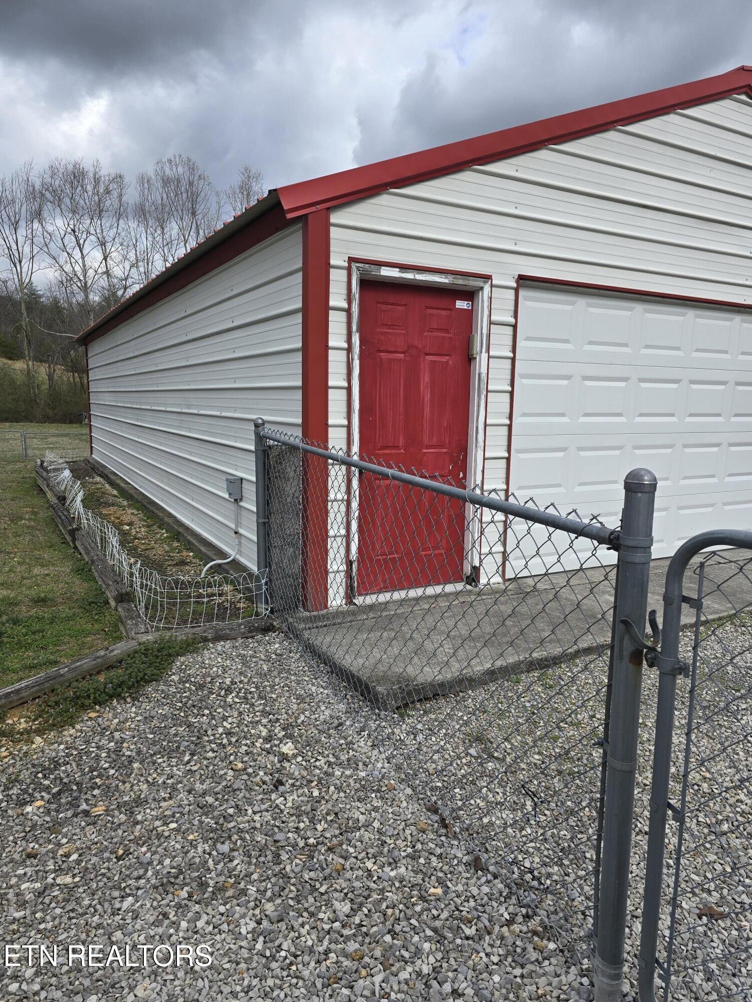 118 Wolf Creek Road Kingston, TN 37763 - Photo 11 of 37 1000017372