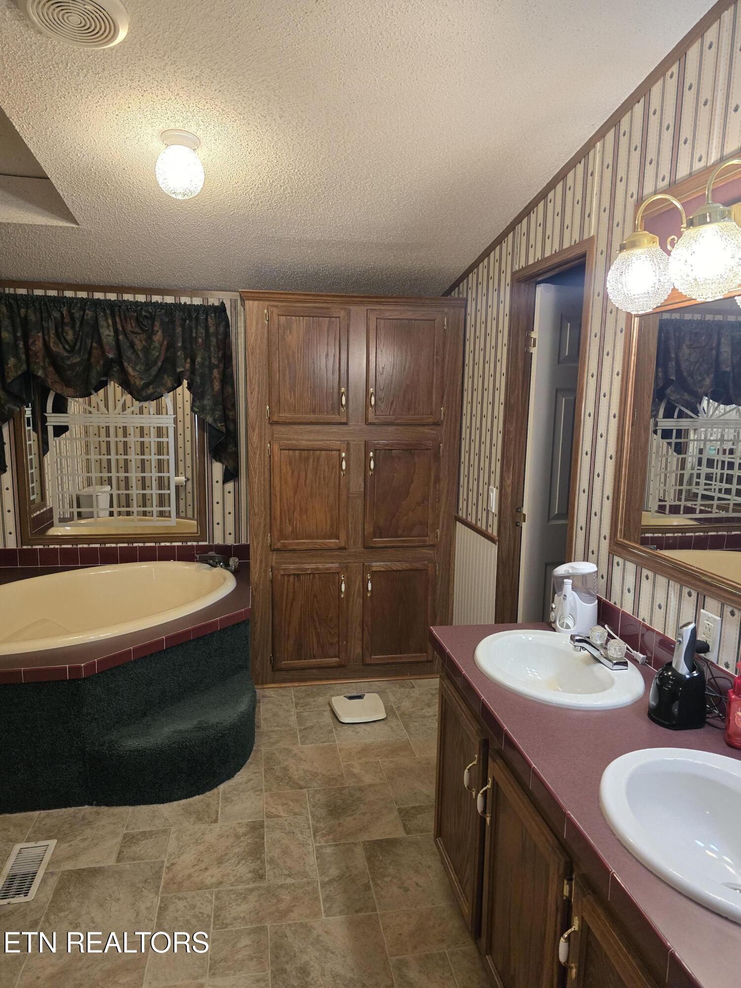 118 Wolf Creek Road Kingston, TN 37763 - Photo 17 of 37 1000017338