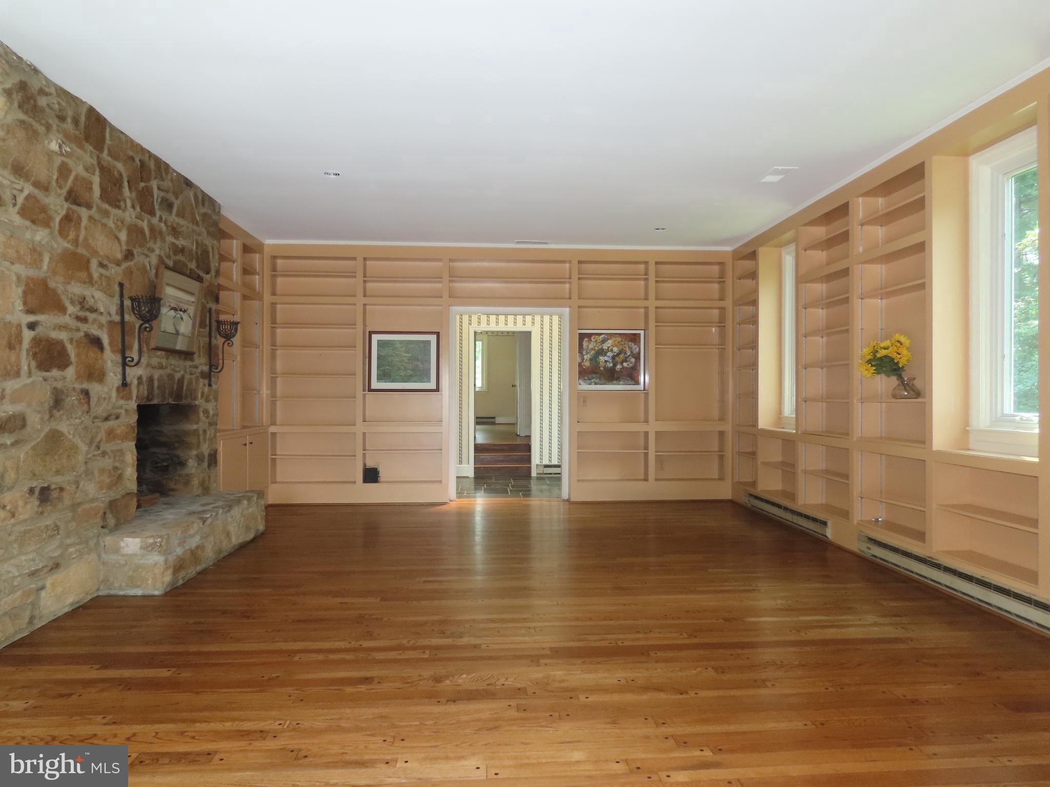 419 Rudasill Mill Road Woodville, VA 22749 - Photo 8 of 41 Living Room 19x25'