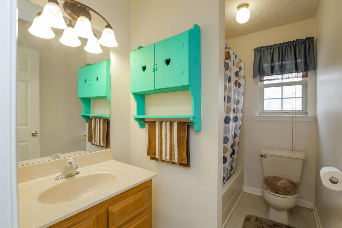 214 South Palmers Chapel Road Cottontown, TN 37048 - Photo 21 of 27 Clean and bright 2nd Floor Master Bath