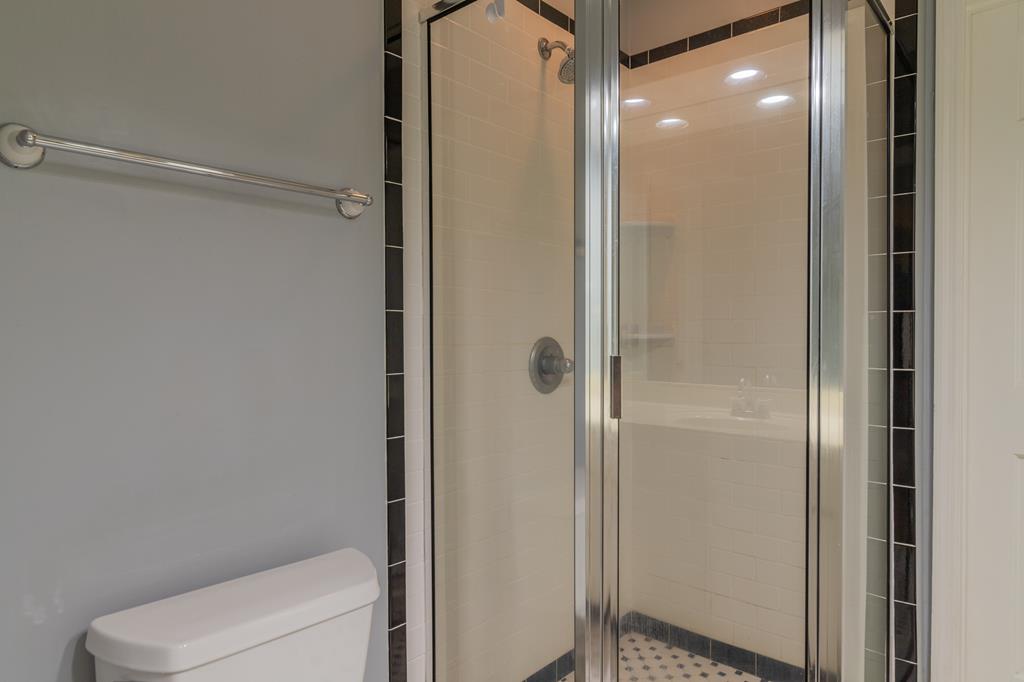 1505 16th Avenue Columbus, GA 31901 - Photo 17 of 22 a bathroom with a shower and toilet