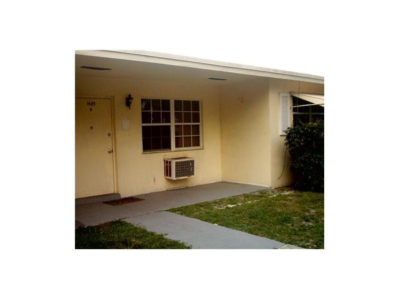 1681 Northwest 60th Avenue, Unit B Sunrise, FL 33313 - Photo 1 of 4 Exterior Front