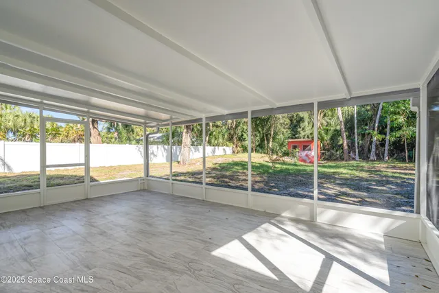 a view of empty room with window