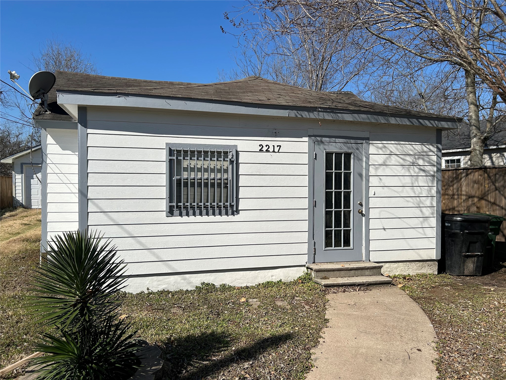 2217 Chew Street Houston, TX 77020 - Photo 3 of 17 a view of a house with a window