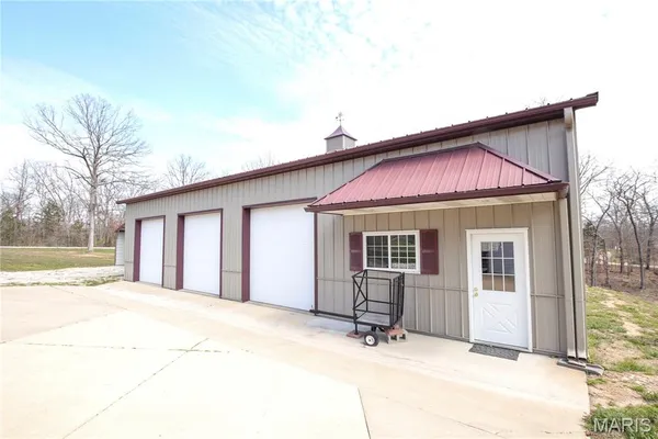 $675,000 | 910 Oak Pass Lane, Sullivan, MO 63080