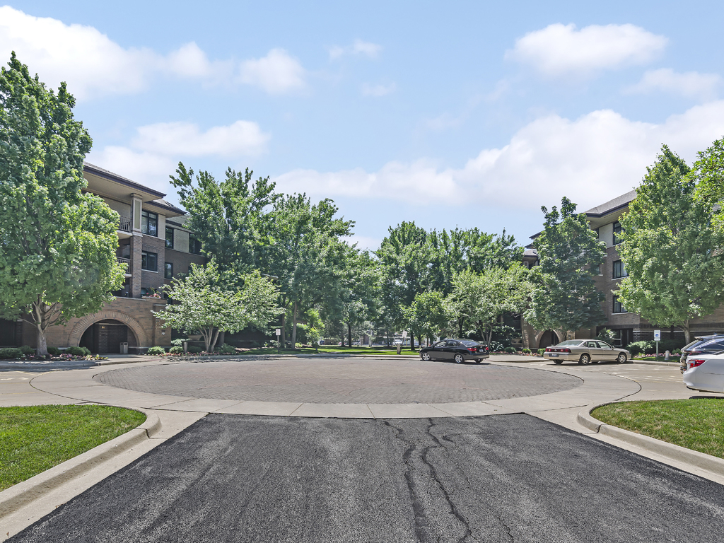 9200 East Prairie Road, Unit 403 Evanston, IL 60203 - Photo 23 of 23 a view of road with tall buildings