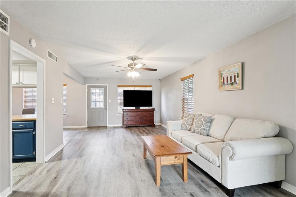 321 Dodge Avenue New Orleans, LA 70121 - Photo 2 of 15