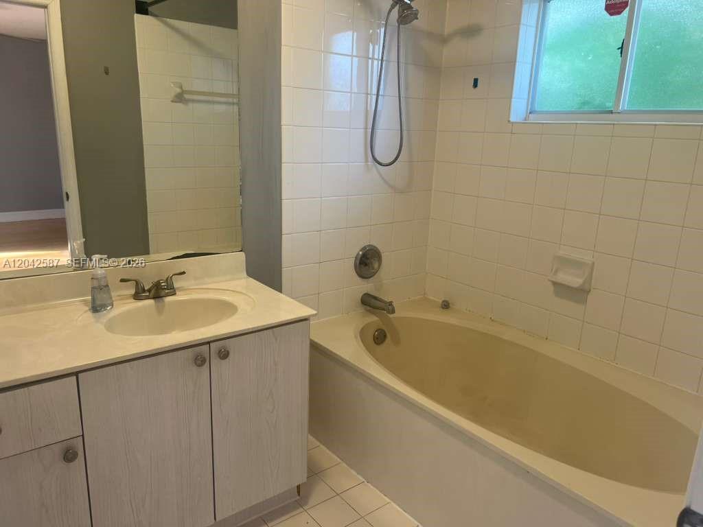 2825 Southwest 127th Way Miramar, FL 33027 - Photo 10 of 18