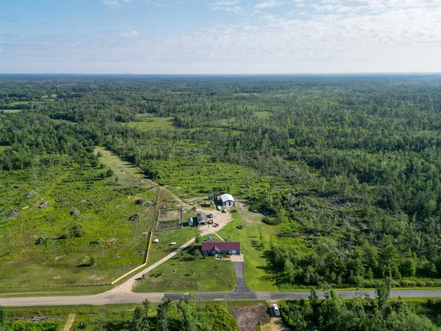 $579,000 | 33486 Driftwood Avenue, Unit B, Warrens, WI 54666