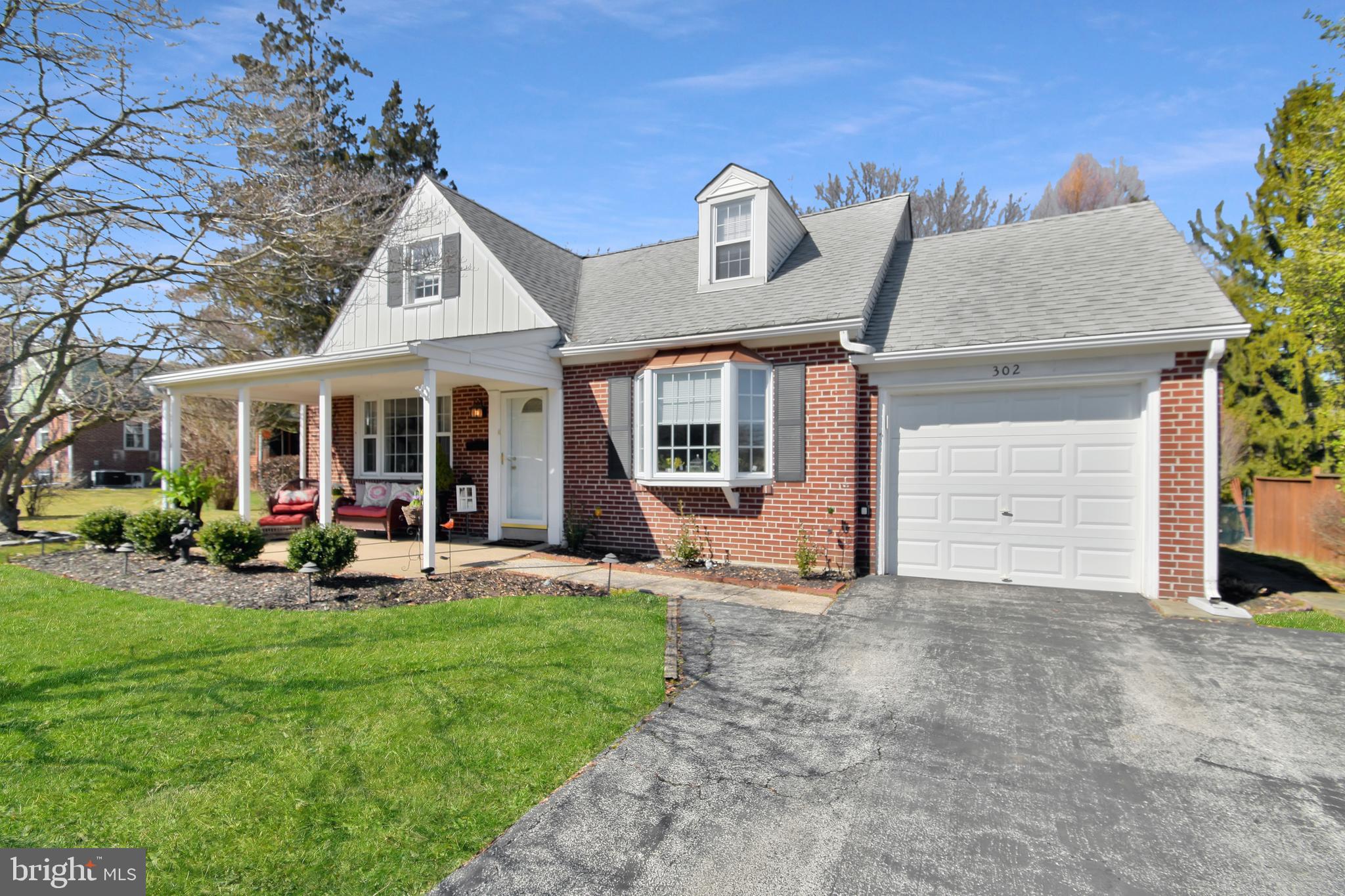 302 Candlewood Road Broomall, PA 19008 - Photo 2 of 25 Front of Home