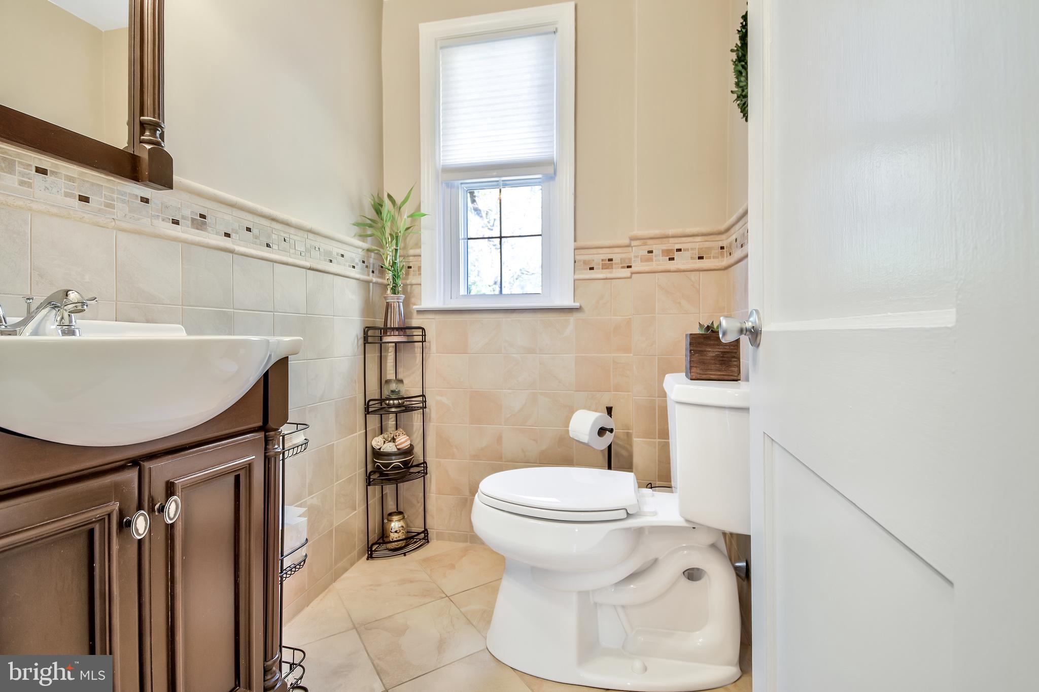 302 Candlewood Road Broomall, PA 19008 - Photo 20 of 25 Bathroom