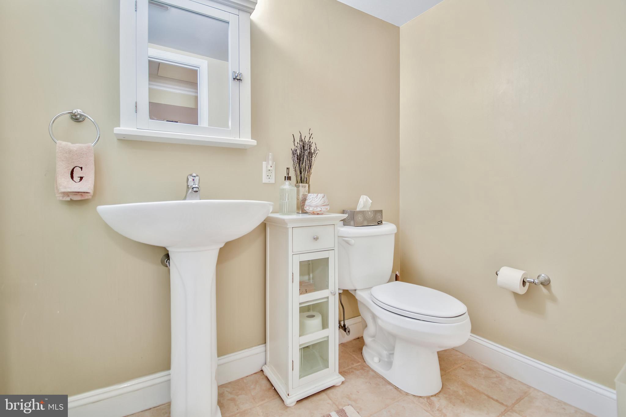 302 Candlewood Road Broomall, PA 19008 - Photo 22 of 25 Bathroom