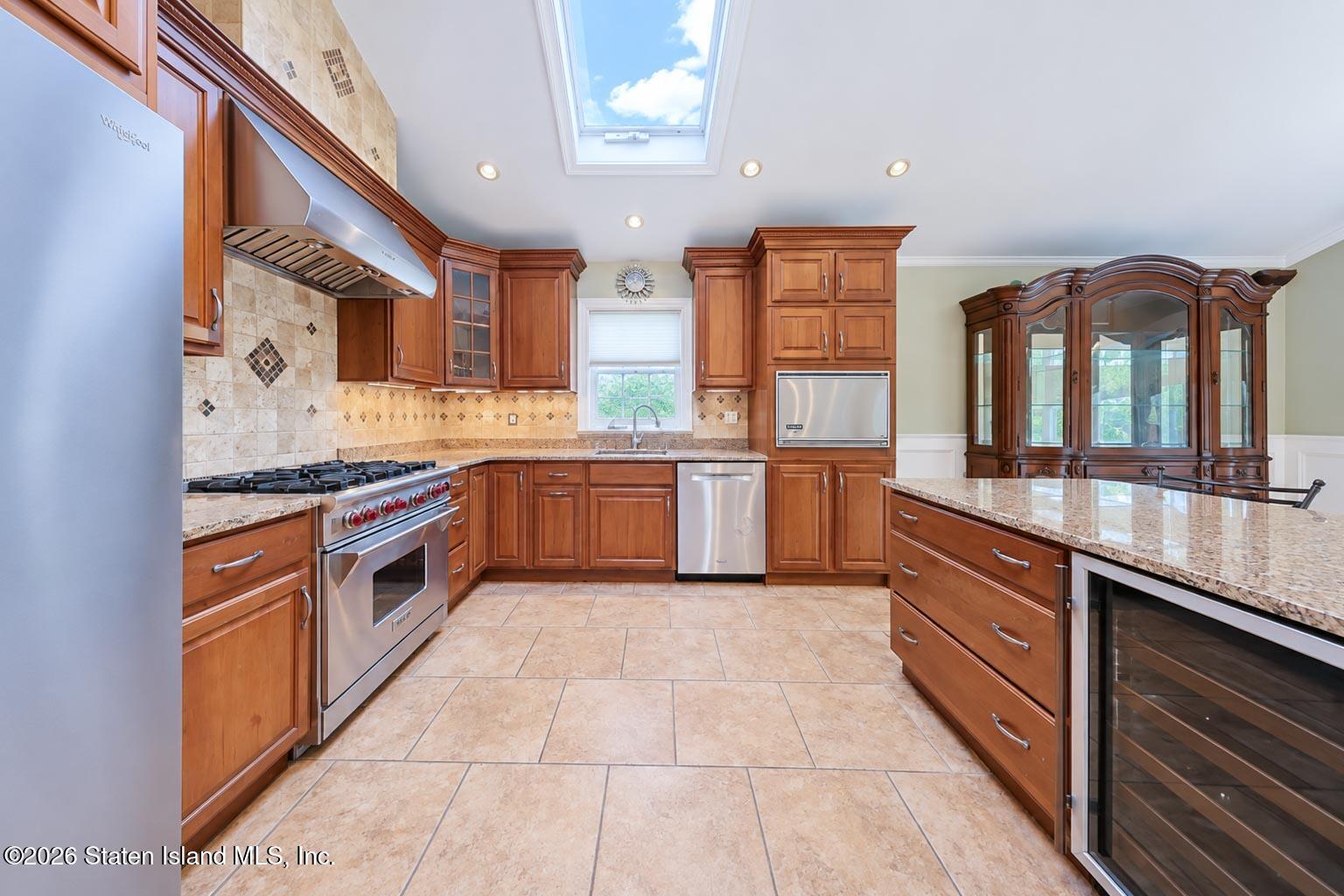 643 Rathbun Avenue Staten Island, NY 10312 - Photo 7 of 45 8