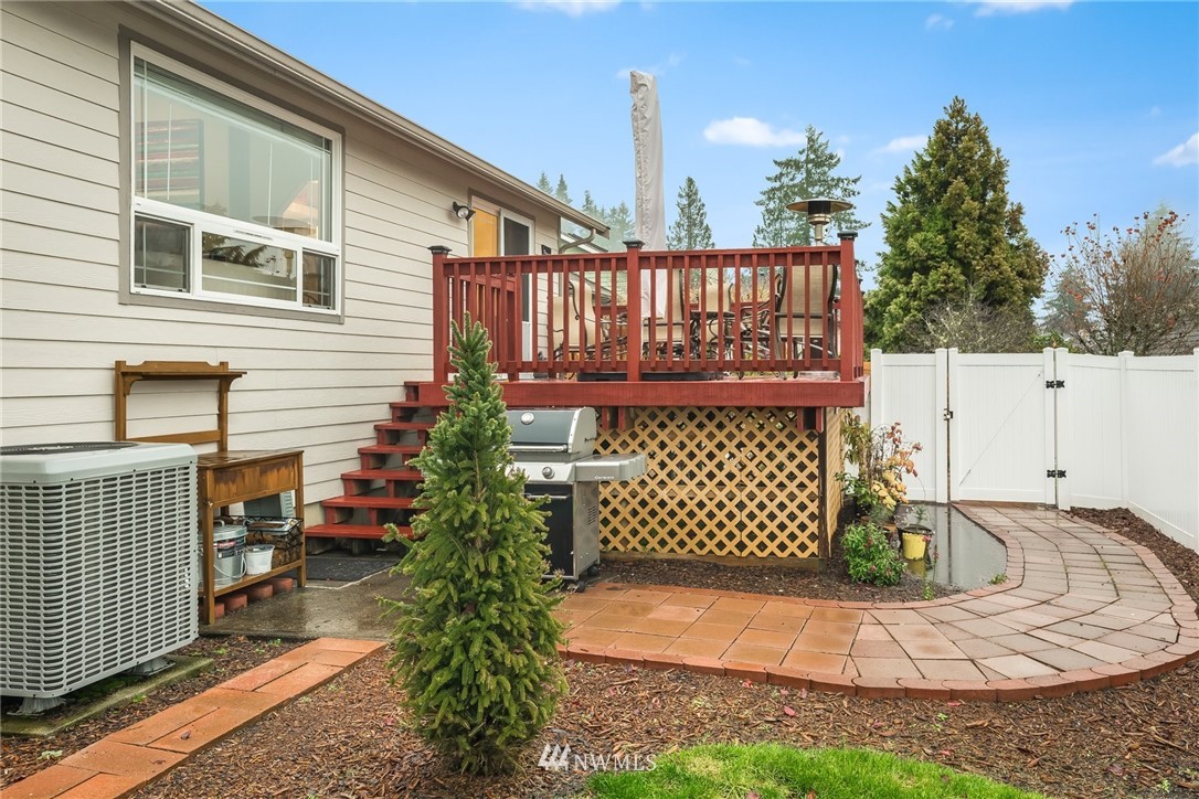 151 Jackson View Drive Chehalis, WA 98532 - Photo 22 of 31 a view of a wrought iron gate