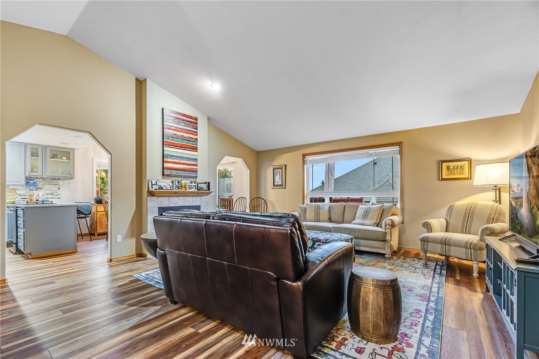 151 Jackson View Drive Chehalis, WA 98532 - Photo 5 of 31 a living room with furniture and a wooden floor