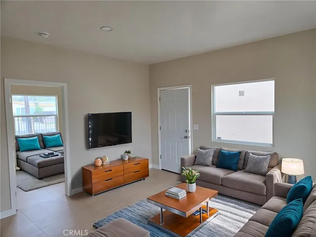 $1,980 | 6008 Kansas Avenue, Los Angeles, CA 90044