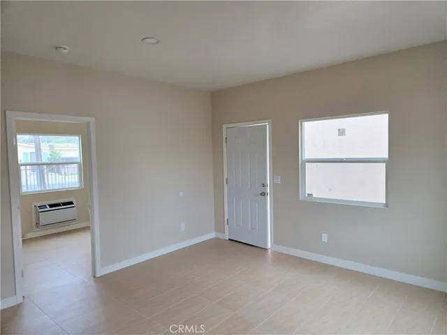 $1,980 | 6008 Kansas Avenue, Los Angeles, CA 90044