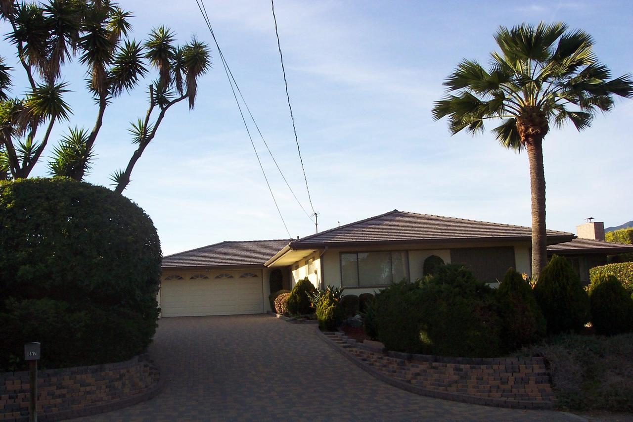 Driveway w/ Cement Pavers