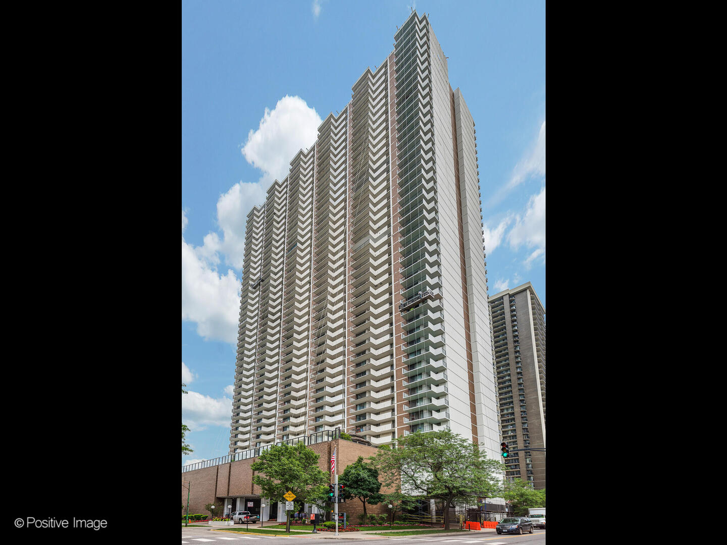6033 North Sheridan Road, Unit 25K Chicago, IL 60660 - Photo 1 of 28 Gallery Image 1