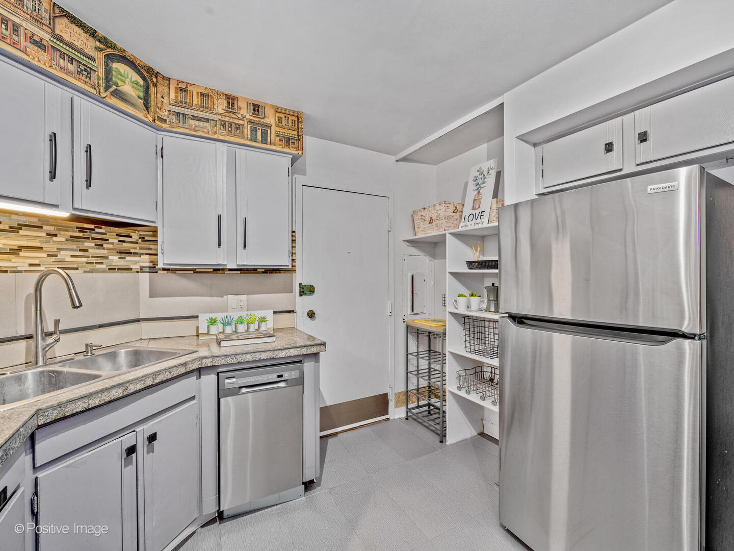 6033 North Sheridan Road, Unit 25K Chicago, IL 60660 - Photo 11 of 28 Gallery Image 11