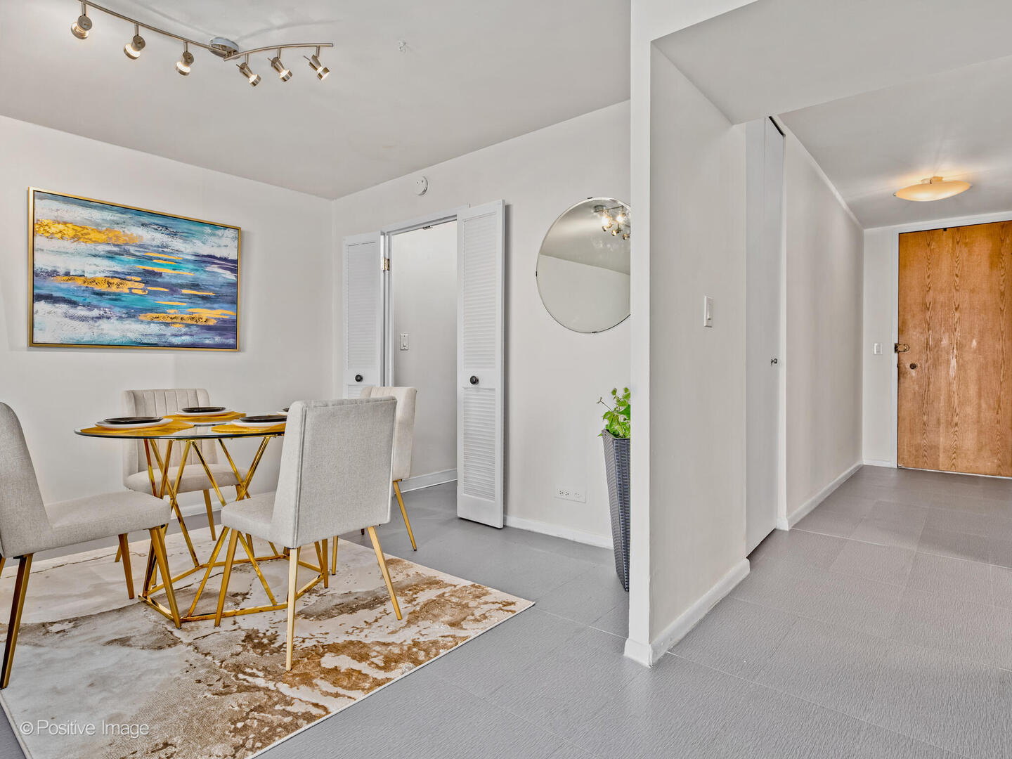 6033 North Sheridan Road, Unit 25K Chicago, IL 60660 - Photo 4 of 28 Gallery Image 4