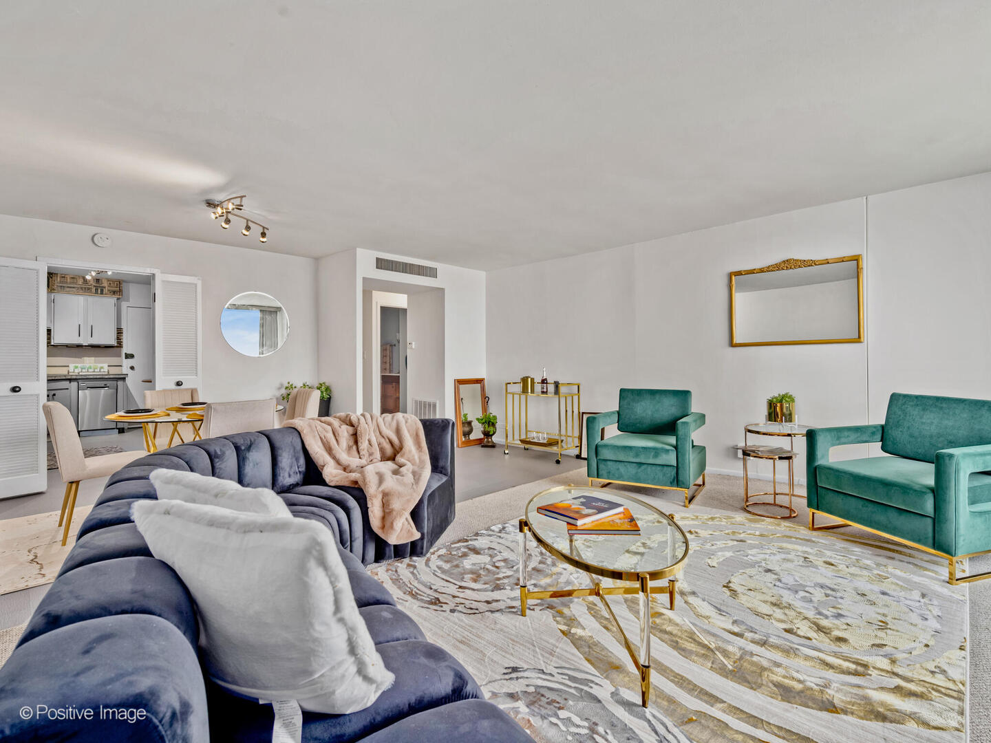 6033 North Sheridan Road, Unit 25K Chicago, IL 60660 - Photo 5 of 28 Gallery Image 5