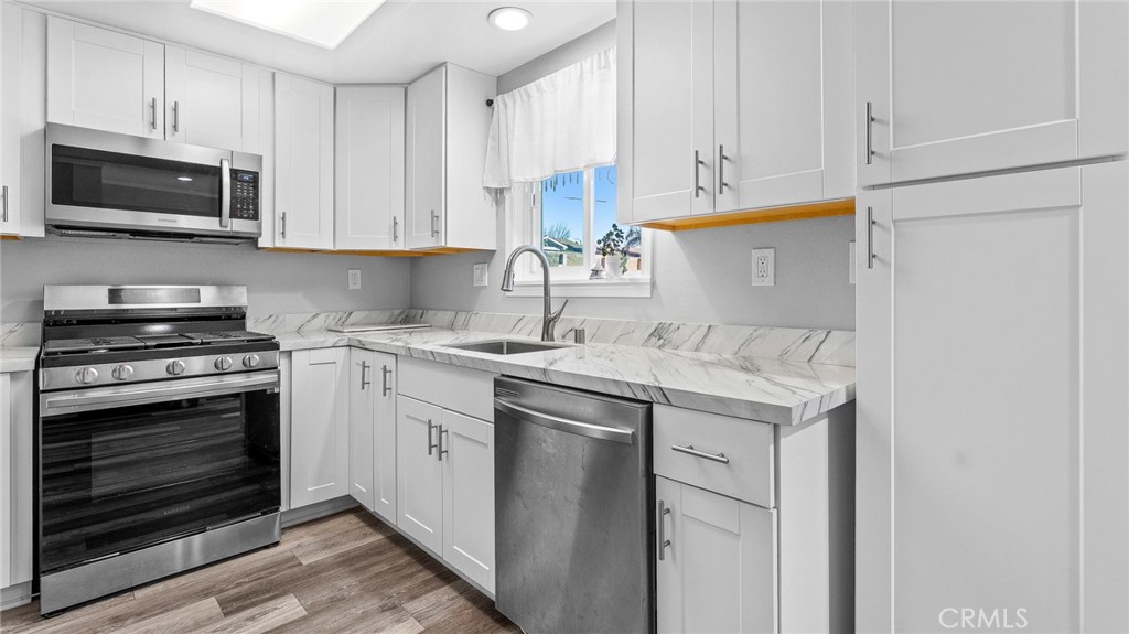 2915 Deacon Street, Unit 17 Simi Valley, CA 93065 - Photo 11 of 43