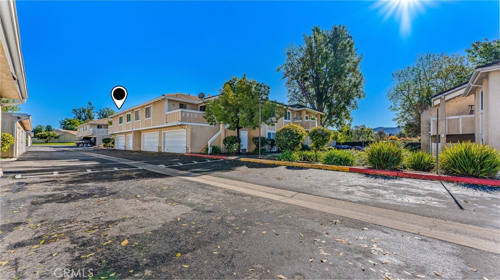 2915 Deacon Street, Unit 17 Simi Valley, CA 93065 - Photo 31 of 43