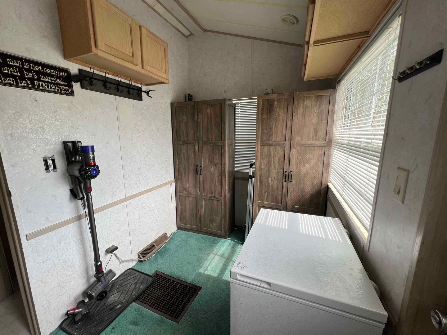 25 Dinosaur Road Wilmington, IL 60481 - Photo 9 of 10 a view of utility room
