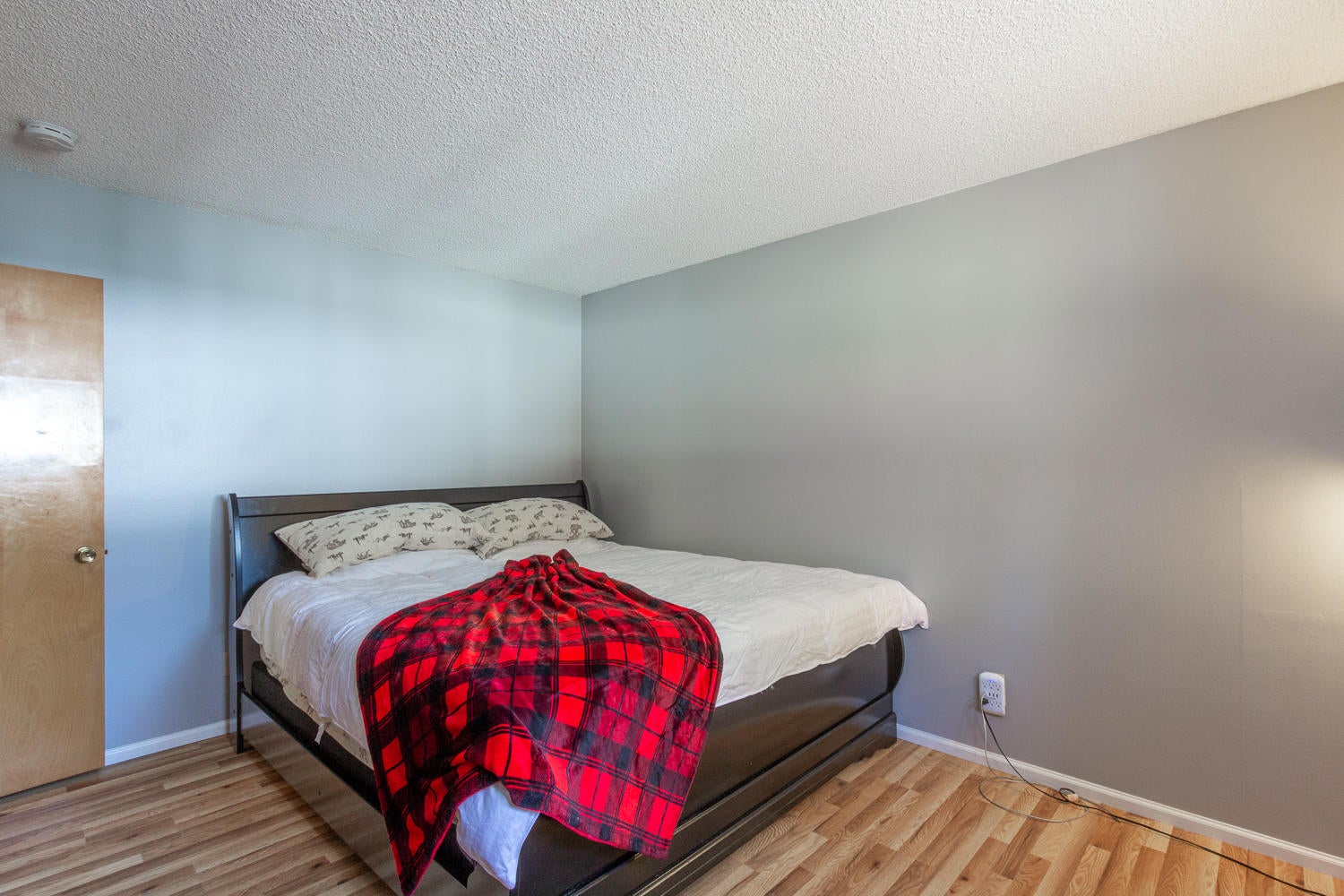 20388 Rae Road Bend, OR 97702 - Photo 29 of 30 Master bedroom
