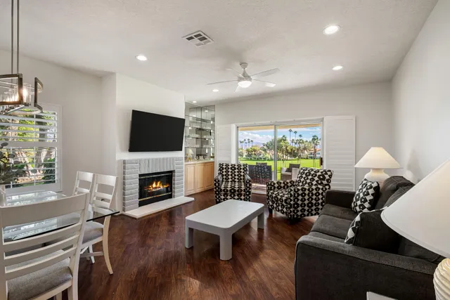 $3,250 | 270 Vista Royale Circle East, Palm Desert, CA 92211