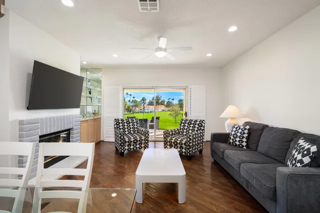 $3,250 | 270 Vista Royale Circle East, Palm Desert, CA 92211