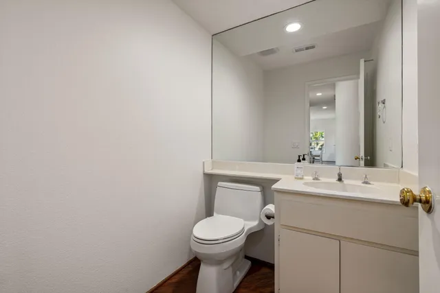 $3,250 | 270 Vista Royale Circle East, Palm Desert, CA 92211