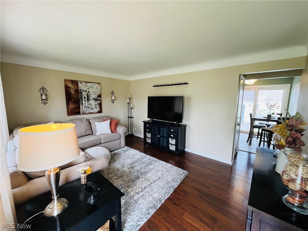 15546 Hummel Road Brook Park, OH 44142 - Photo 3 of 41 Welcome!