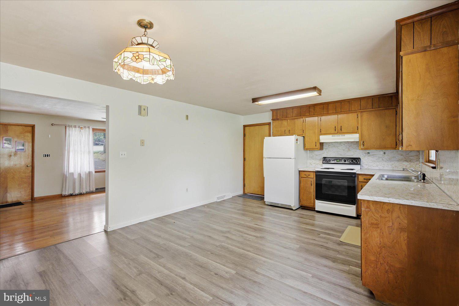 329 Fairview Drive Lititz, PA 17543 - Photo 13 of 39 Gallery Image 13