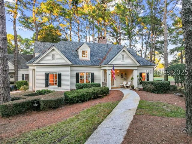 $1,150,000 | 10 East Cottage Circle, Bluffton, SC 29910