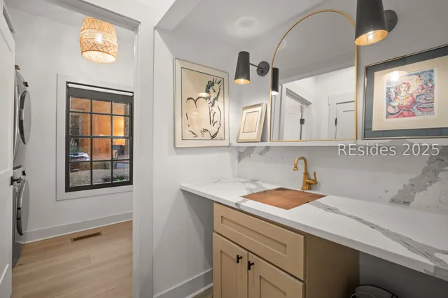 $1,150,000 | 10 East Cottage Circle, Bluffton, SC 29910