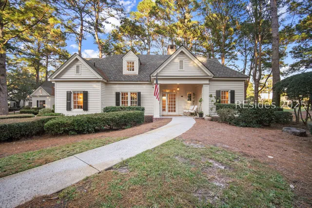 $1,150,000 | 10 East Cottage Circle, Bluffton, SC 29910