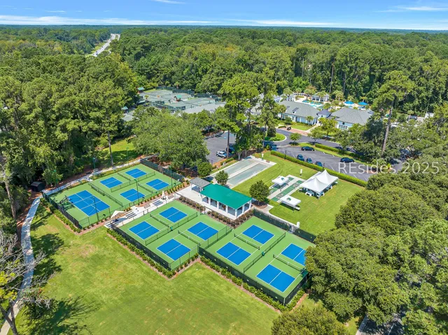 $1,150,000 | 10 East Cottage Circle, Bluffton, SC 29910