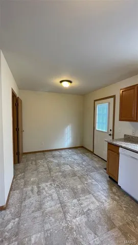 $300,000 | 10-12 Kingston Drive, Moscow Mills, MO 63362