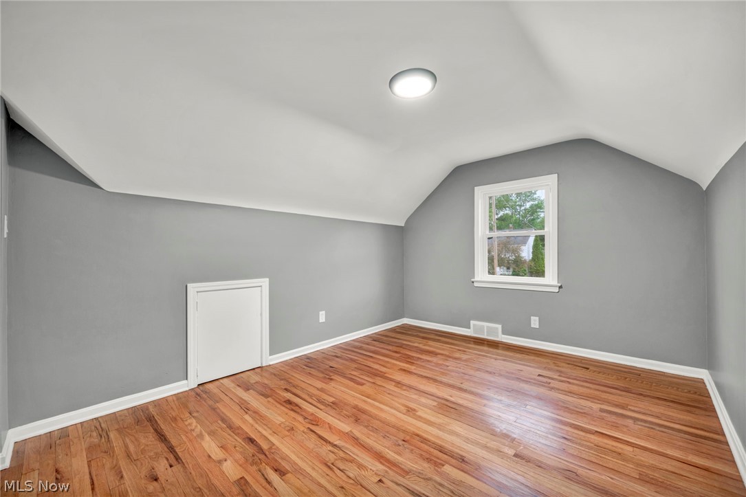 1914 Lorimer Road Cleveland, OH 44134 - Photo 24 of 43