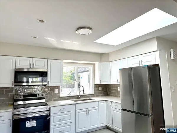 $4,200 | 41 Woods Avenue, Bergenfield, NJ 07621