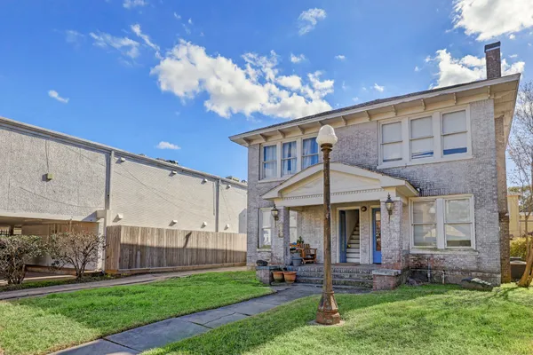 $2,250 | 1649 West Main Street, Unit 3, Houston, TX 77006