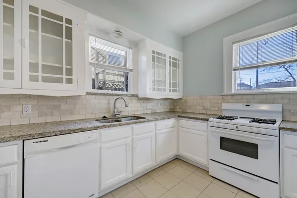 $2,250 | 1649 West Main Street, Unit 3, Houston, TX 77006
