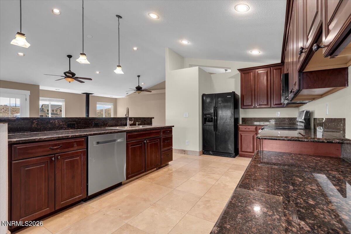 5305 Hoge Road Reno, NV 89506 - Photo 21 of 76 Kitchen