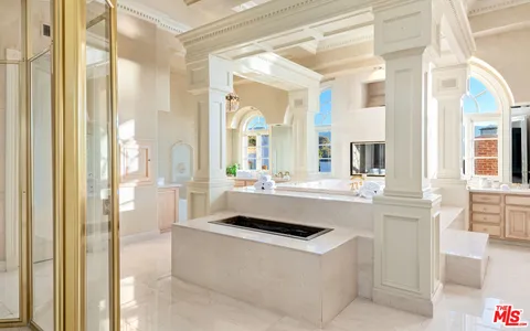 $90,000,000 | 28824 Cliffside Drive, Malibu, CA 90265