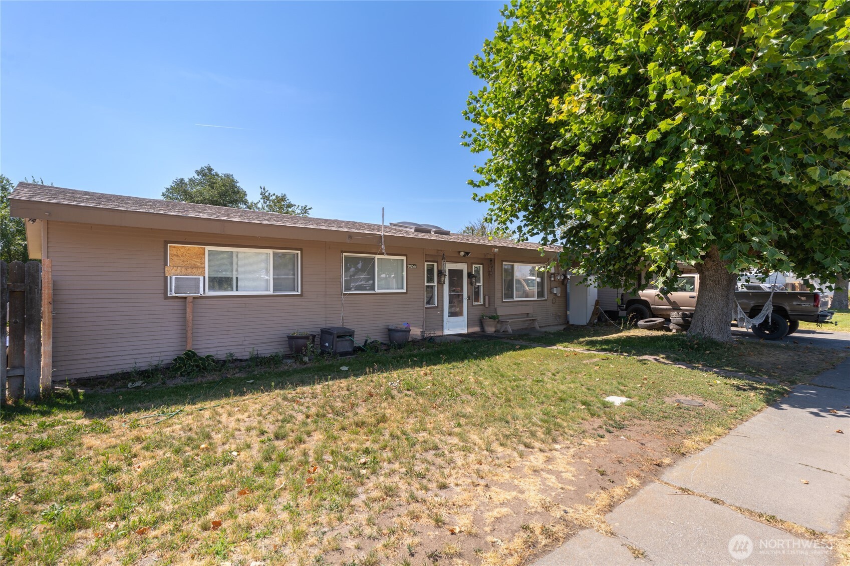 9035 Forrestal Lane Moses Lake, WA 98837 - Photo 4 of 38