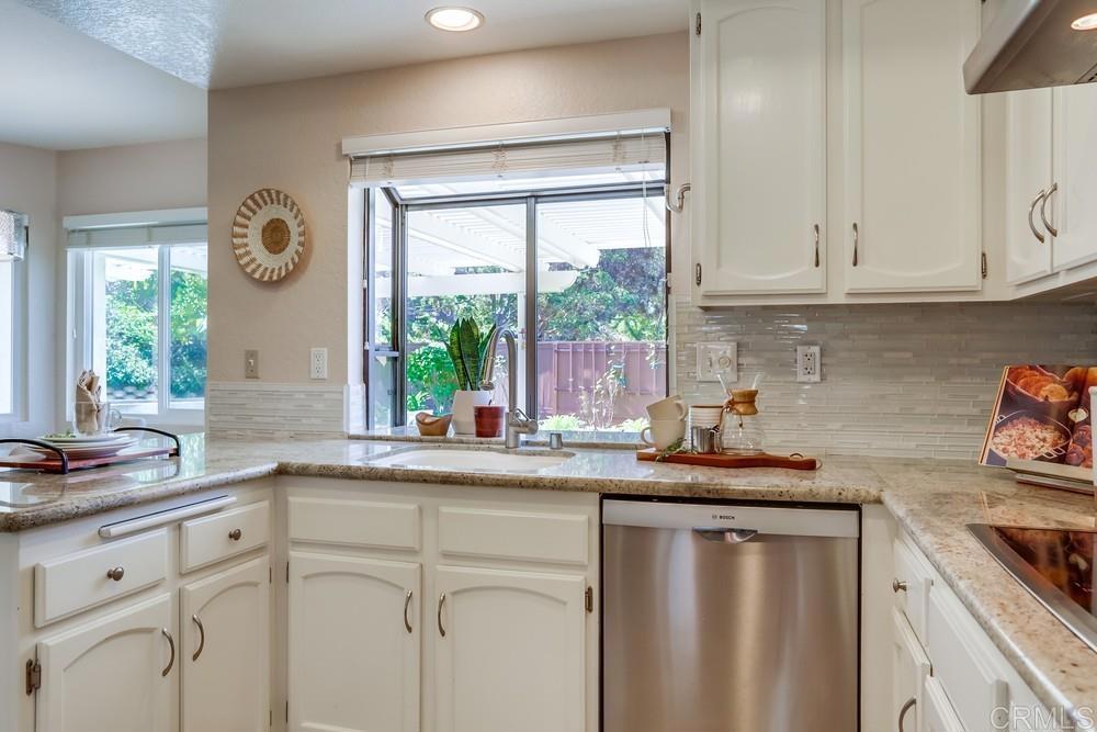 1574 Village View Road Encinitas, CA 92024 - Photo 16 of 37